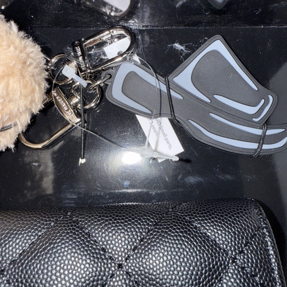 Steve Madden Bwren Card Case And Bag Charms Dog Gift Set Black - Picture 2 of 3